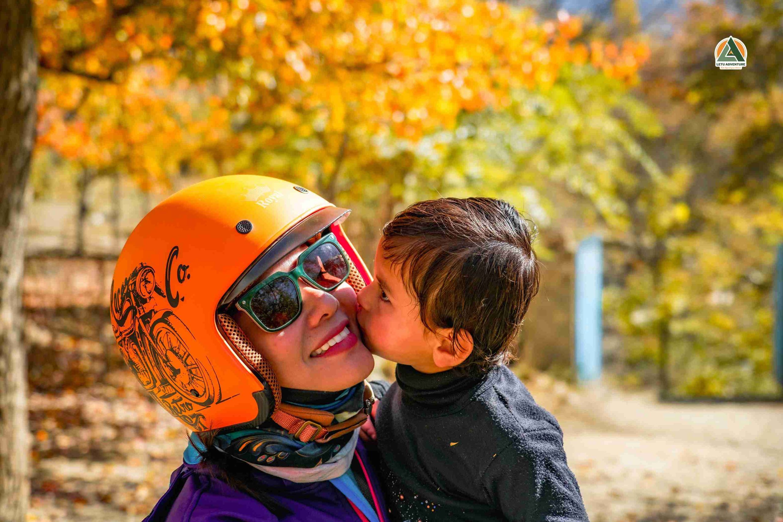 Meeting a Pakistani little boy on the way